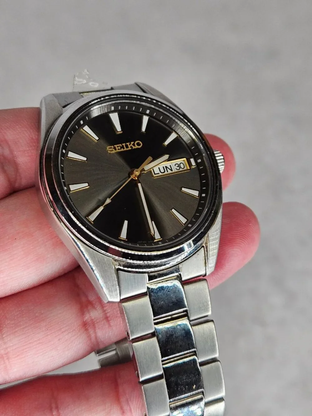 Seiko 6N53-00A0 Black Face Crystal Date Stainless Steel Watch
